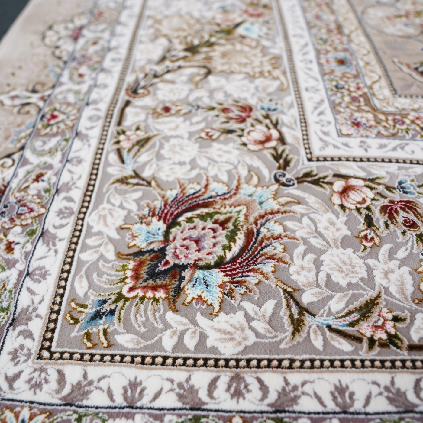 فرش ماشینی 1500 شانه تراکم 4500 برجسته طرح شروین بژ