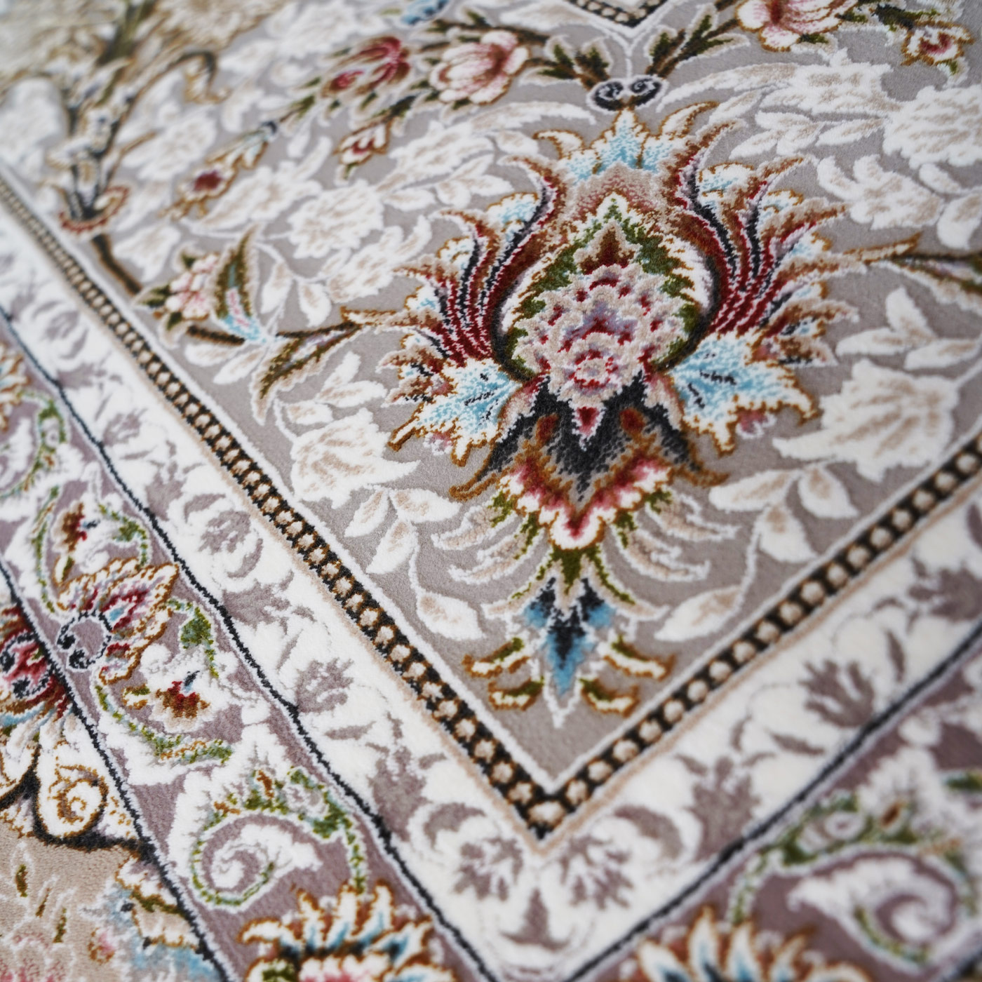 فرش ماشینی 1500 شانه تراکم 4500 برجسته طرح شروین بژ