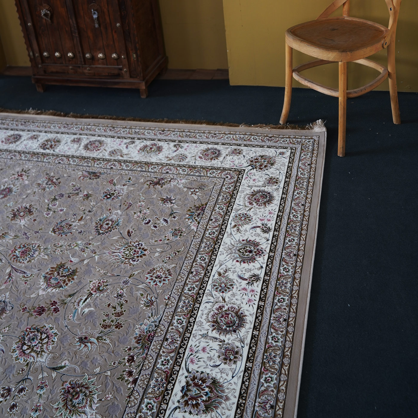 فرش ماشینی 1500 شانه تراکم 4500 برجسته طرح سیران بژ