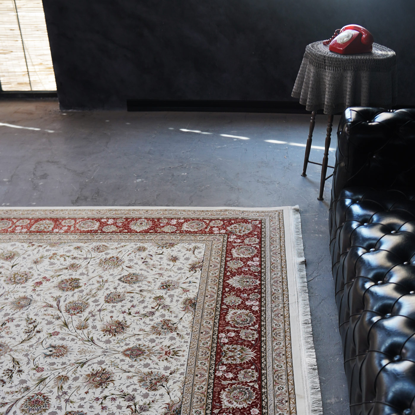 فرش ماشینی 1500 شانه تراکم 4500 برجسته طرح سیران کرم حاشیه گلبهی