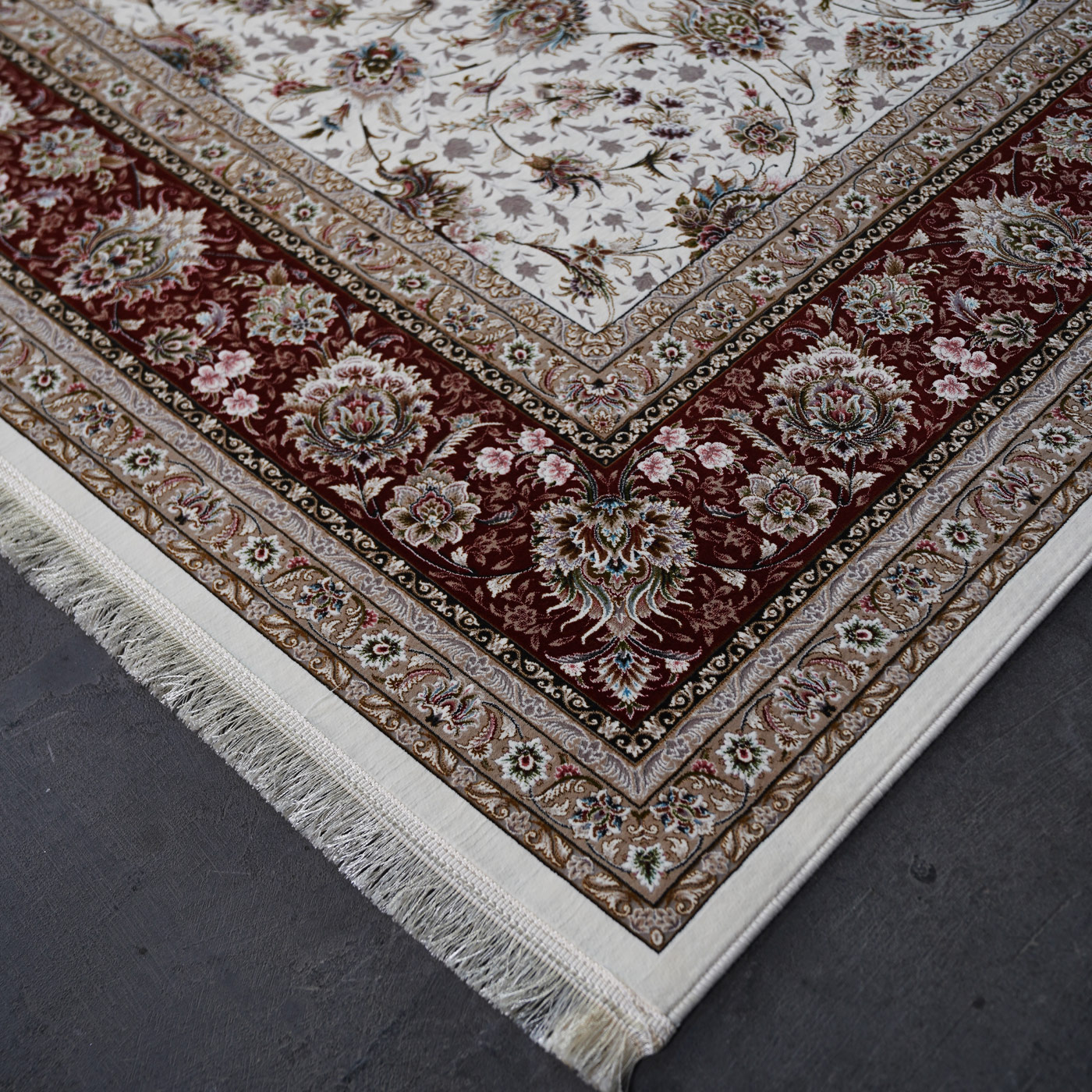 فرش ماشینی 1500 شانه تراکم 4500 برجسته طرح سیران کرم حاشیه گلبهی