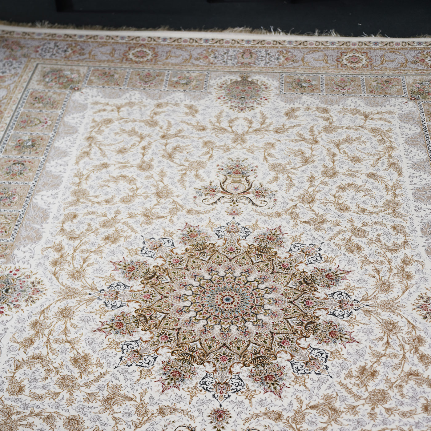 فرش ماشینی 1500 شانه تراکم 4500 برجسته طرح سیران یاسی