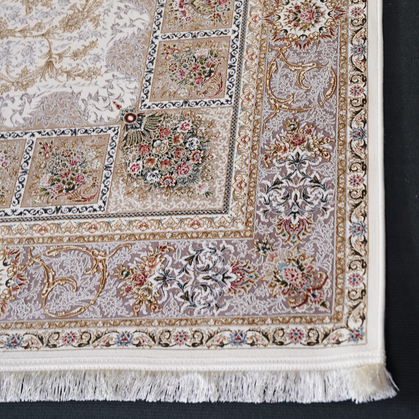 فرش ماشینی 1500 شانه تراکم 4500 برجسته طرح سیران یاسی