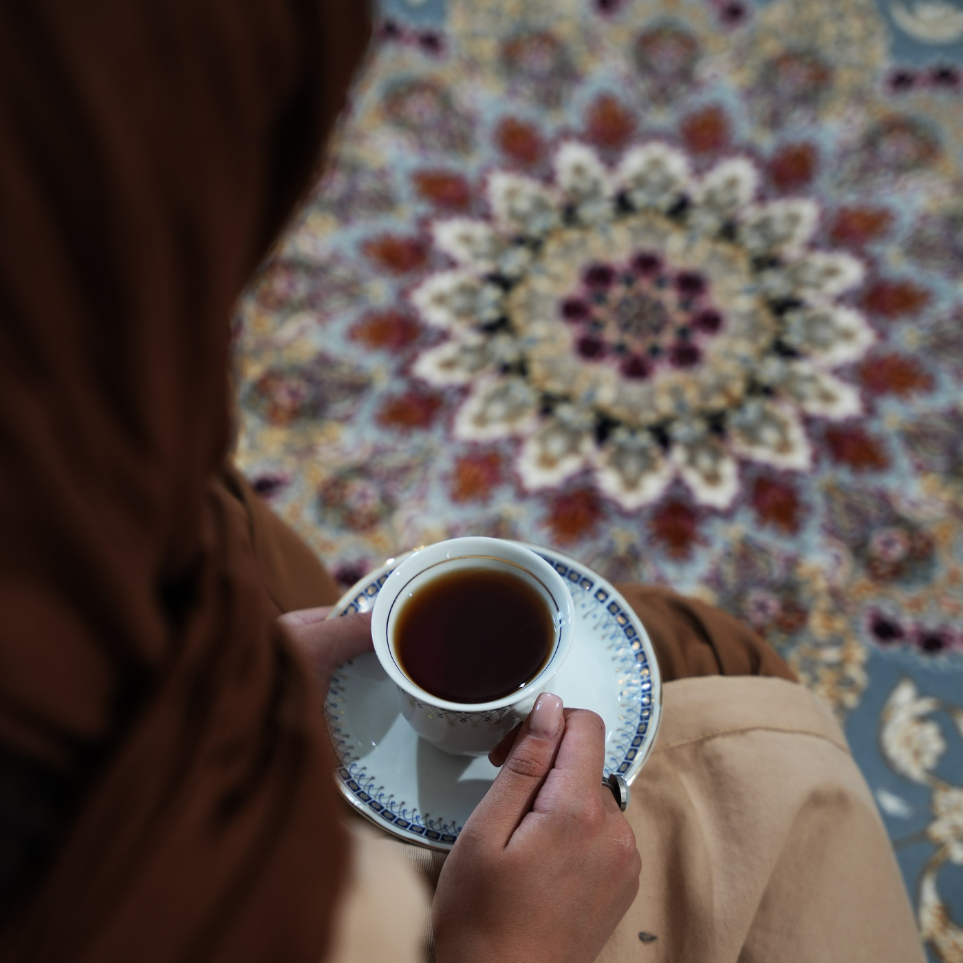 فرش ماشینی 700 شانه تراکم 2550 طرح آماندا دودی