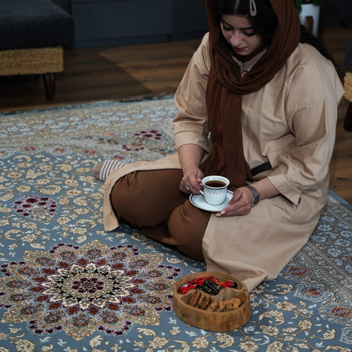 فرش ماشینی 700 شانه تراکم 2550 طرح آماندا دودی