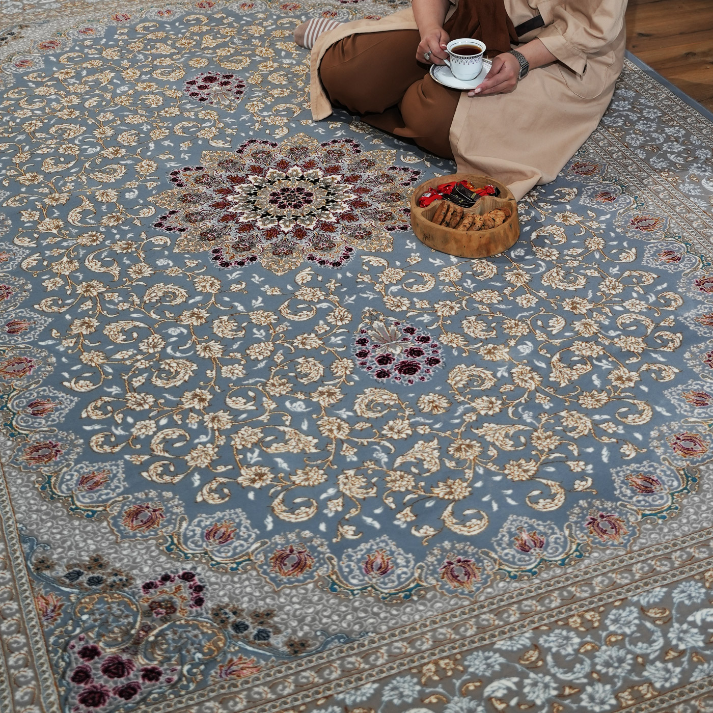 فرش ماشینی 700 شانه تراکم 2550 طرح آماندا دودی