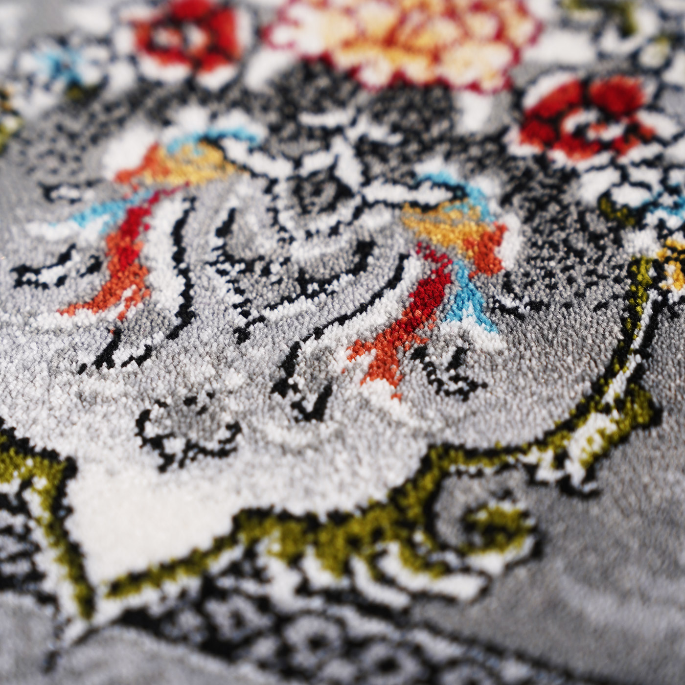 فرش ماشینی 700 شانه تراکم 2550 طرح ارمغان نقره ای