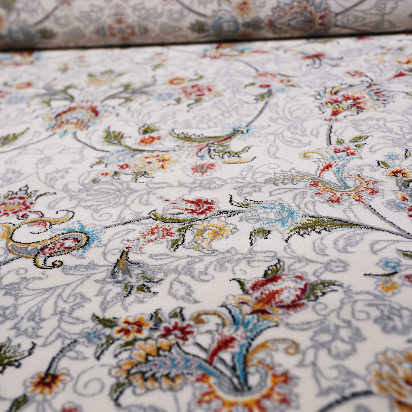 فرش ماشینی 700 شانه تراکم 2550 طرح آتیلا کرم