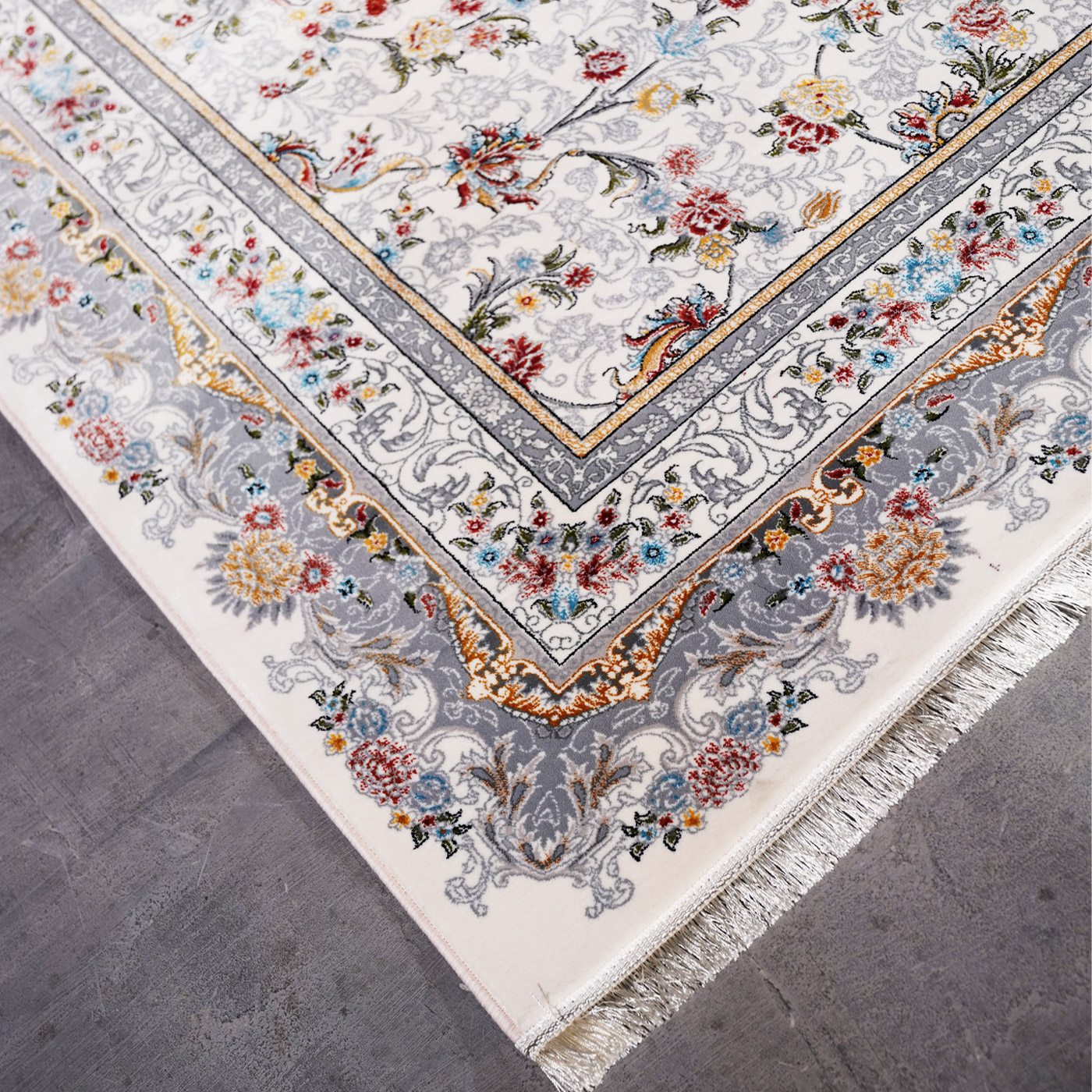 فرش ماشینی 700 شانه تراکم 2550 طرح آتیلا کرم