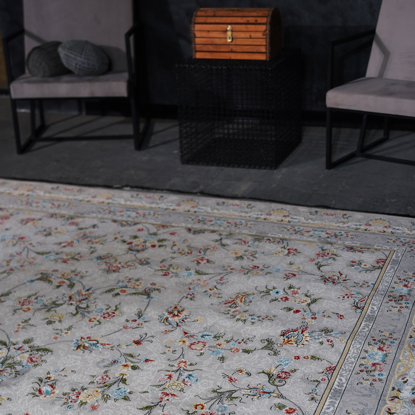 فرش ماشینی 700 شانه تراکم 2550 طرح آتیلا سیلور