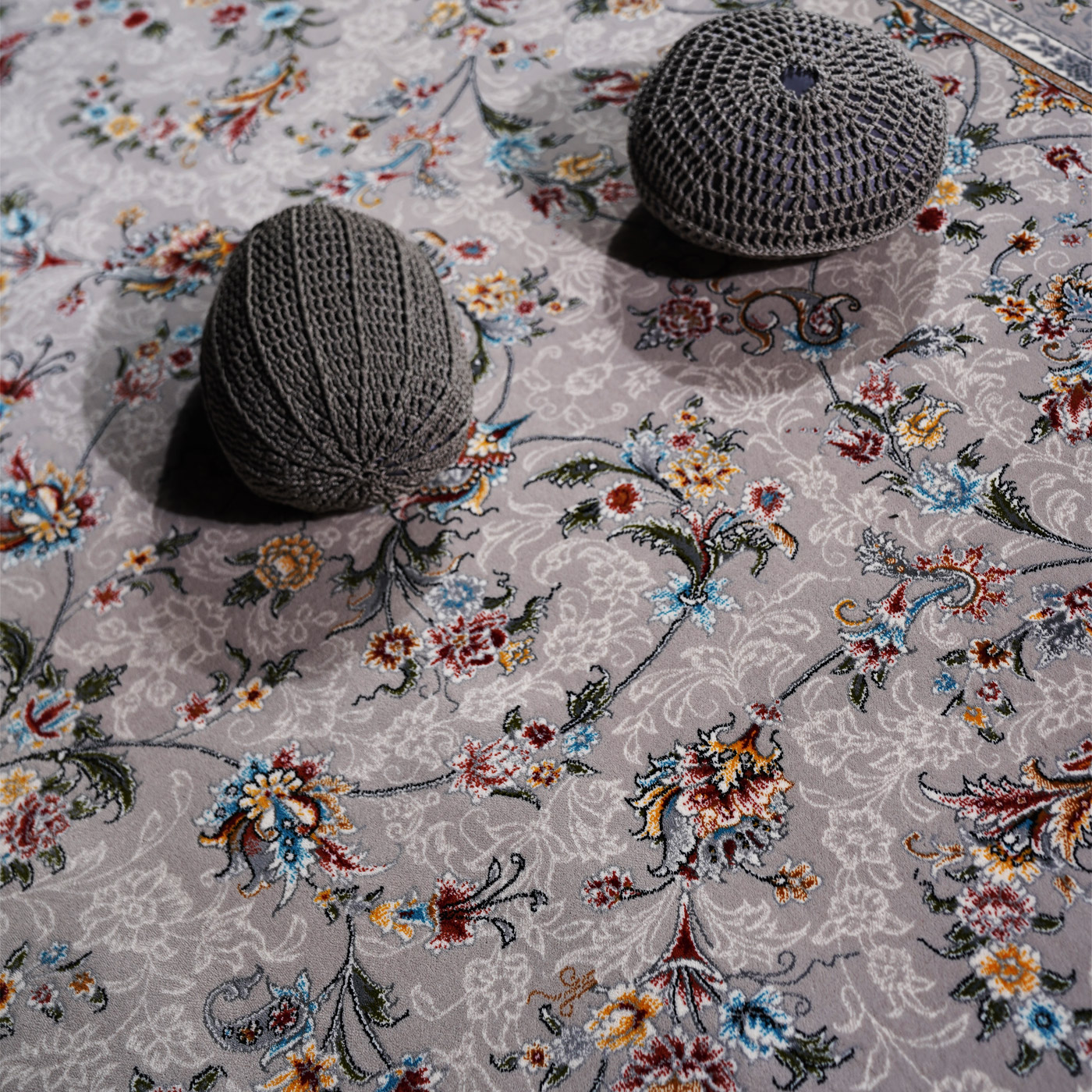 فرش ماشینی 700 شانه تراکم 2550 طرح آتیلا سیلور