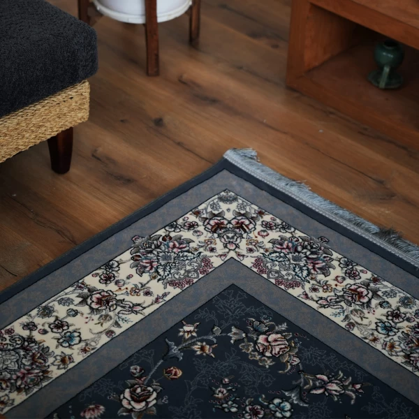 فرش ماشینی 700 شانه تراکم 2550 طرح آیناز دودی