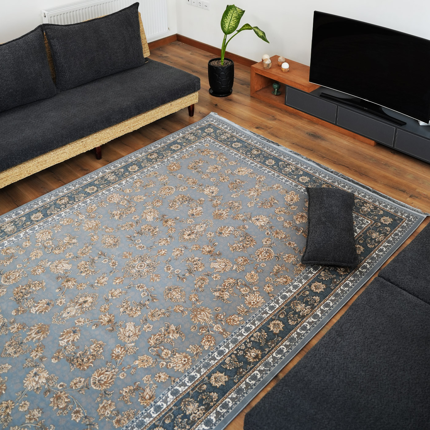 فرش ماشینی 700 شانه تراکم 2550 طرح فرنوش نقره ای