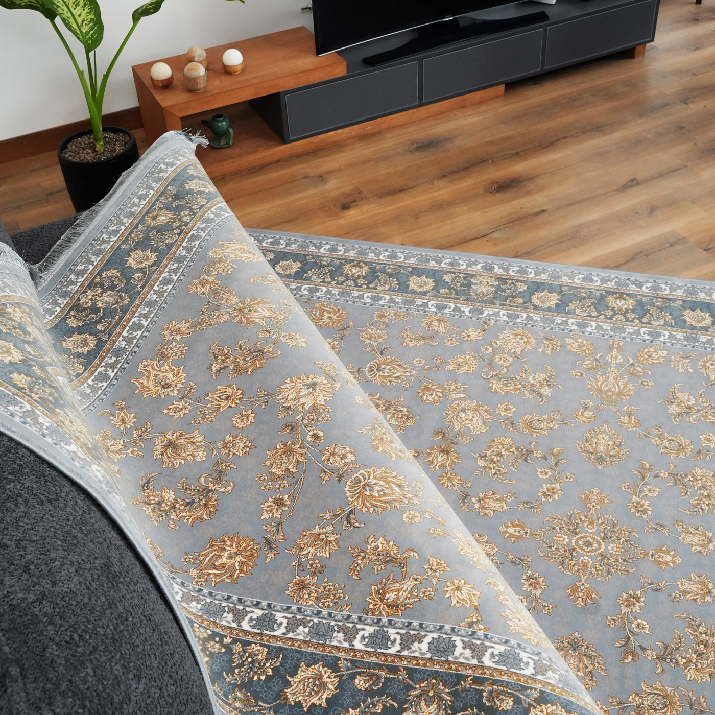 فرش ماشینی 700 شانه تراکم 2550 طرح فرنوش نقره ای