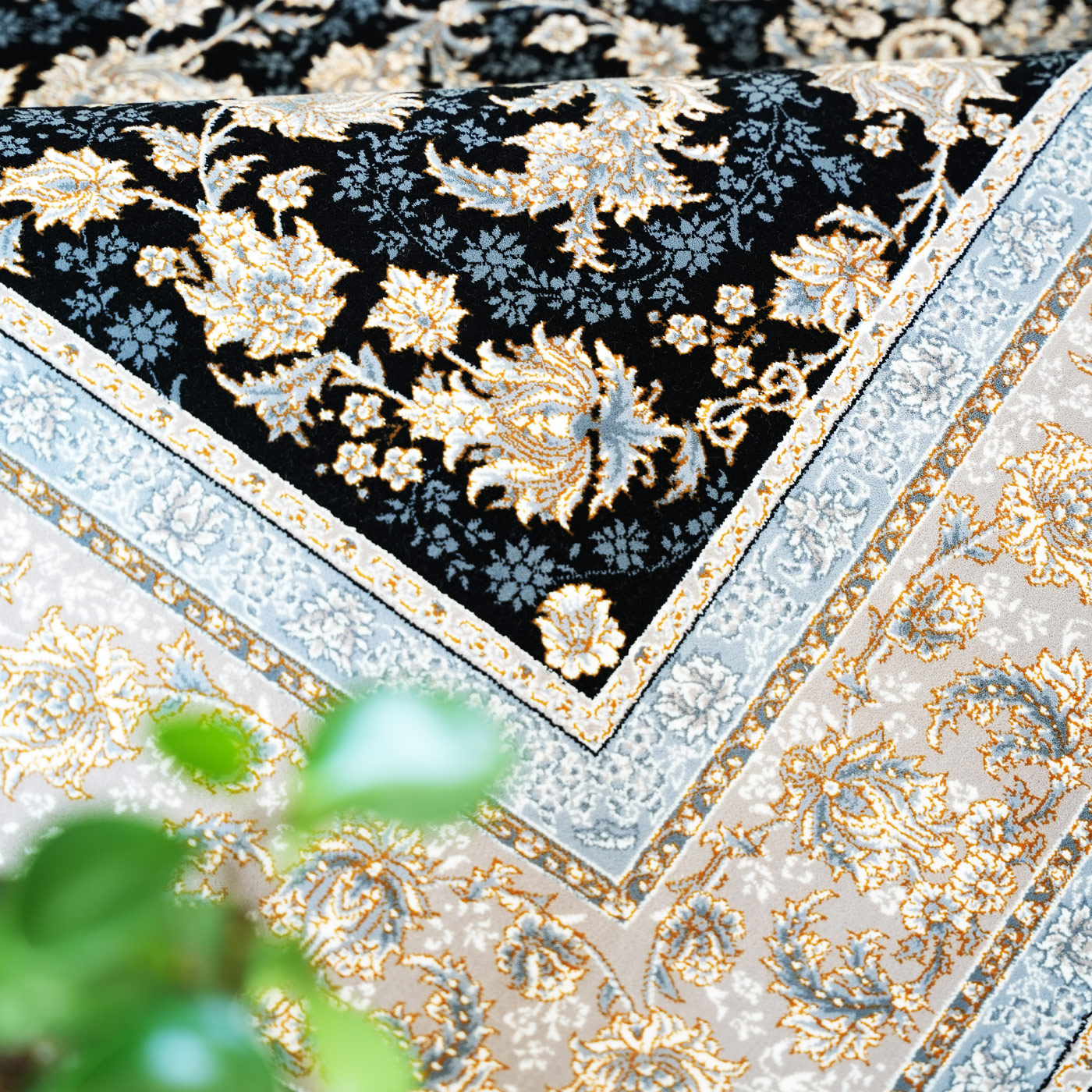 فرش ماشینی 700 شانه تراکم 2550 طرح فرنوش سرمه ای