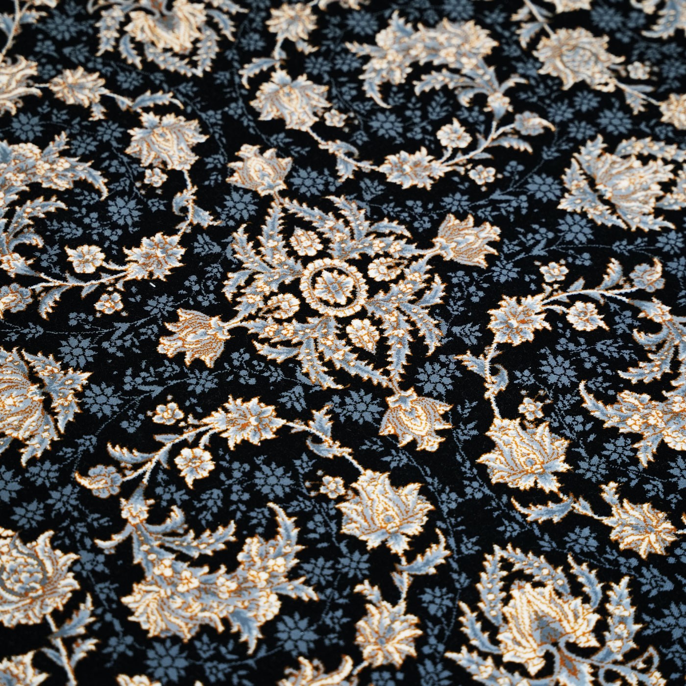 فرش ماشینی 700 شانه تراکم 2550 طرح فرنوش سرمه ای