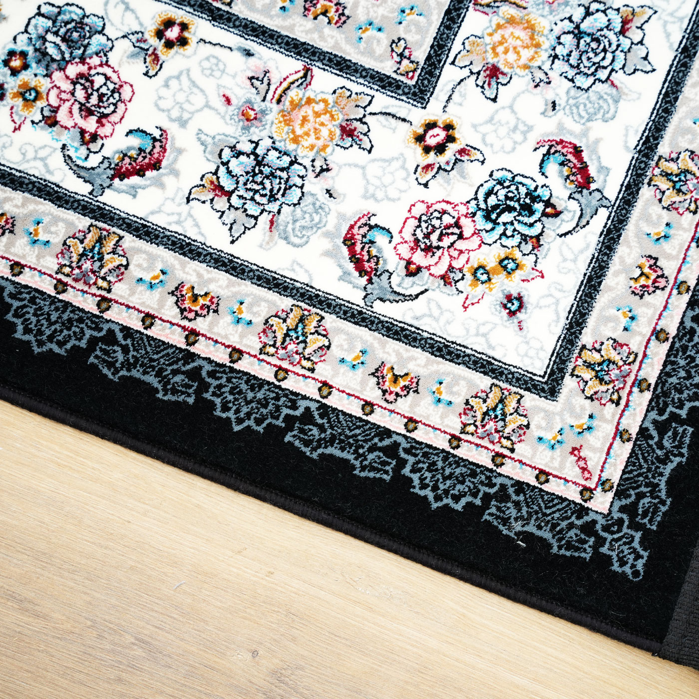 فرش ماشینی 700 شانه تراکم 2550 طرح گیلدا سرمه ای