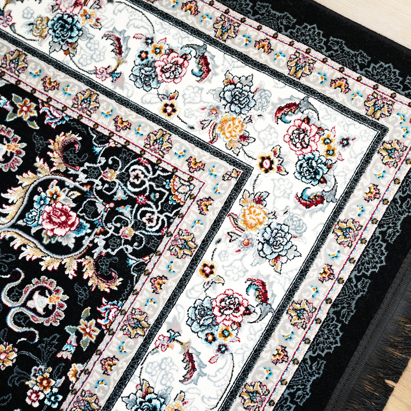 فرش ماشینی 700 شانه تراکم 2550 طرح گیلدا سرمه ای