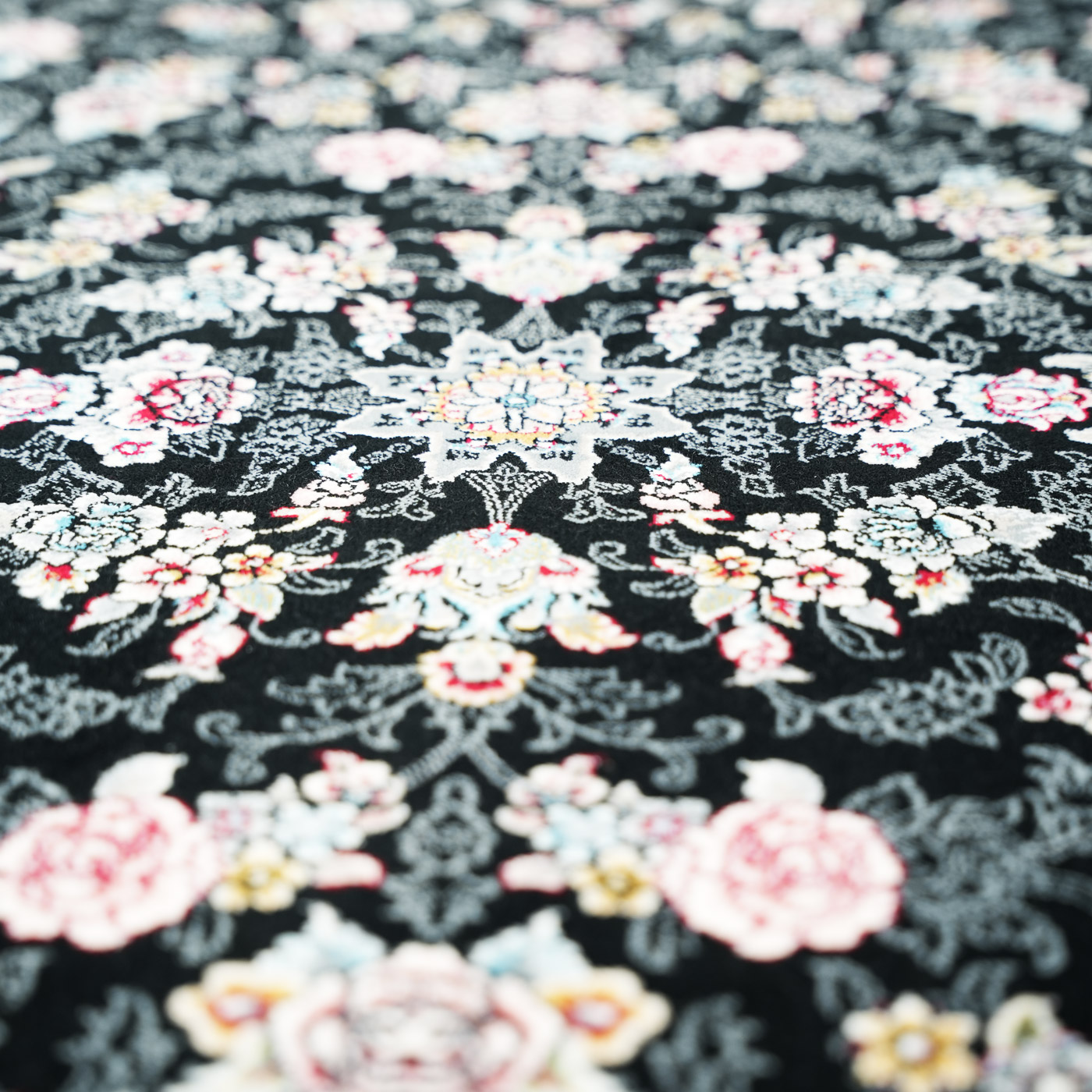 فرش ماشینی 700 شانه تراکم 2550 طرح گیلدا سرمه ای