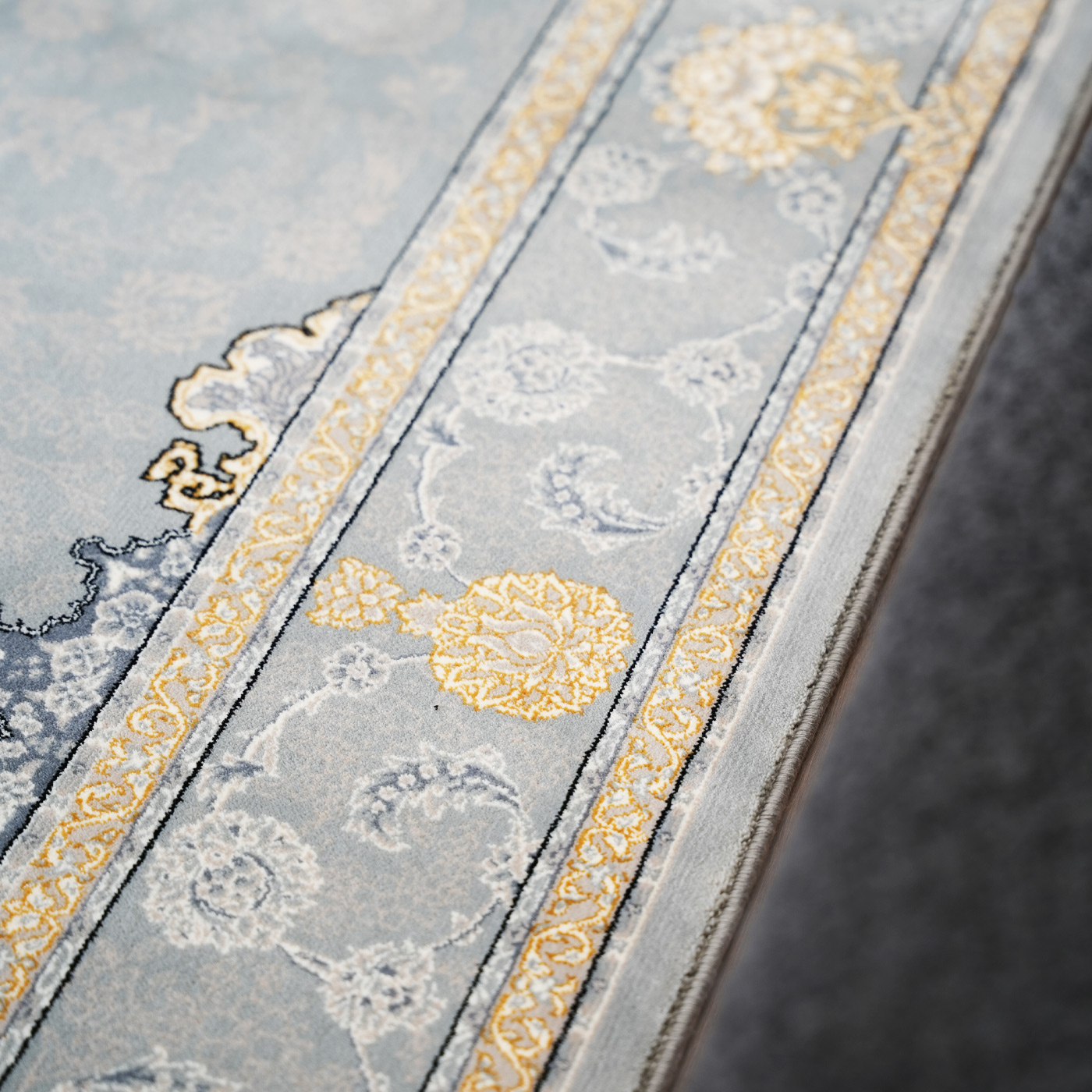 فرش ماشینی 700 شانه تراکم 2550 طرح گلرخ نقره ای