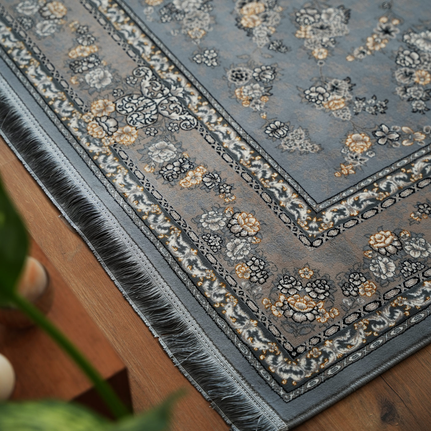 فرش ماشینی 700 شانه تراکم 2550 طرح هلیا نقره ای