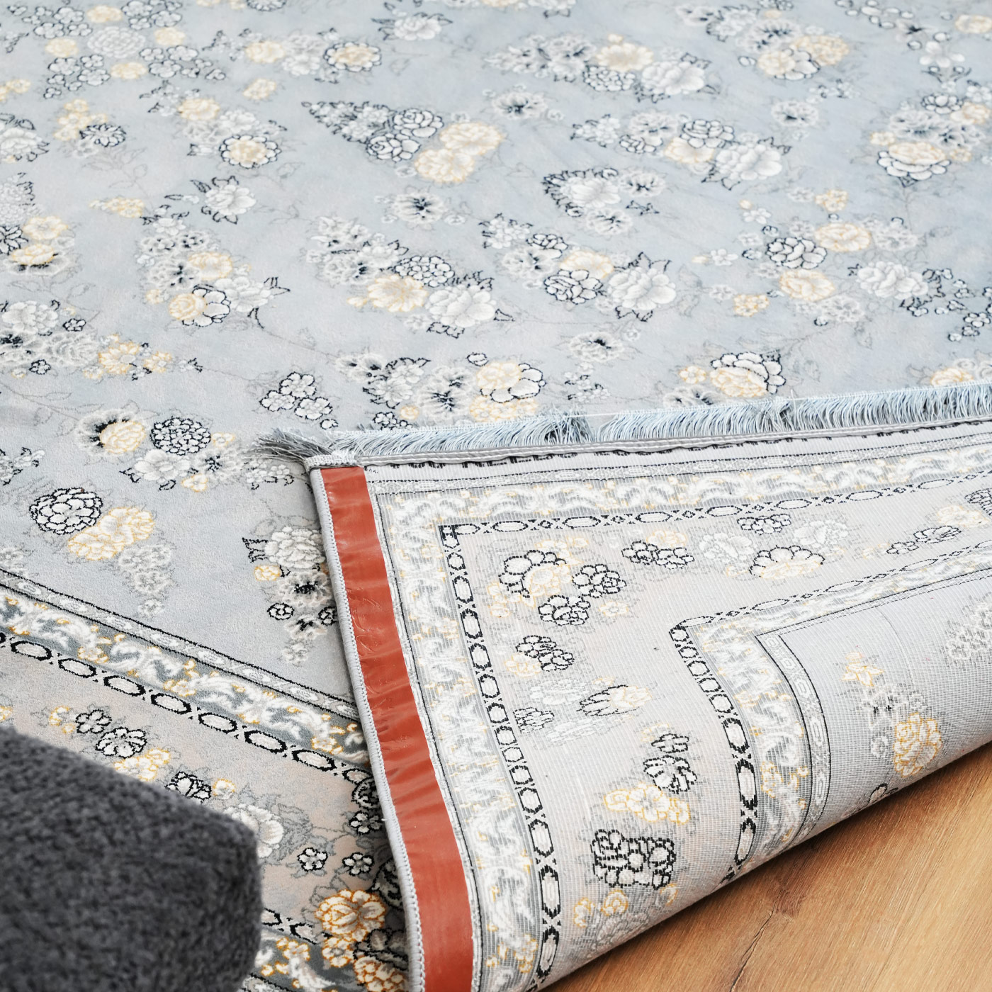 فرش ماشینی 700 شانه تراکم 2550 طرح هلیا نقره ای