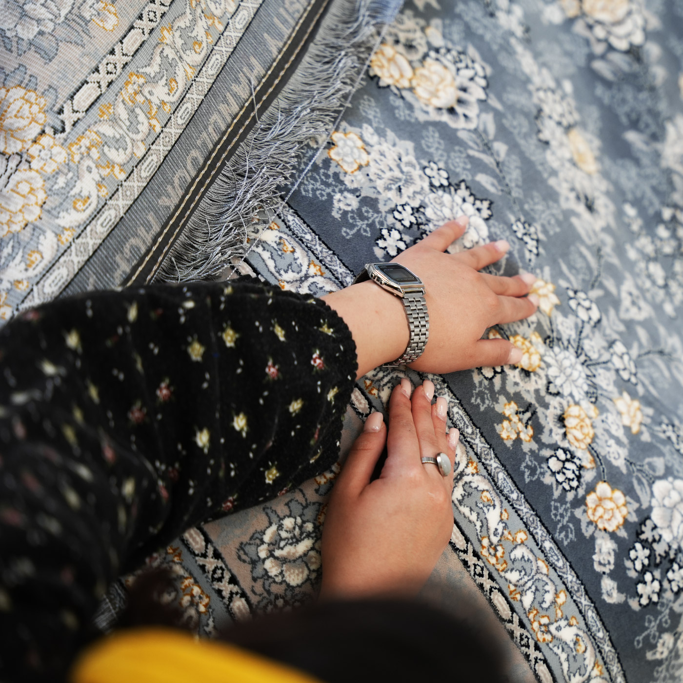 فرش ماشینی ۷۰۰ شانه تراکم ۲۵۵۰ طرح ژینا دودی