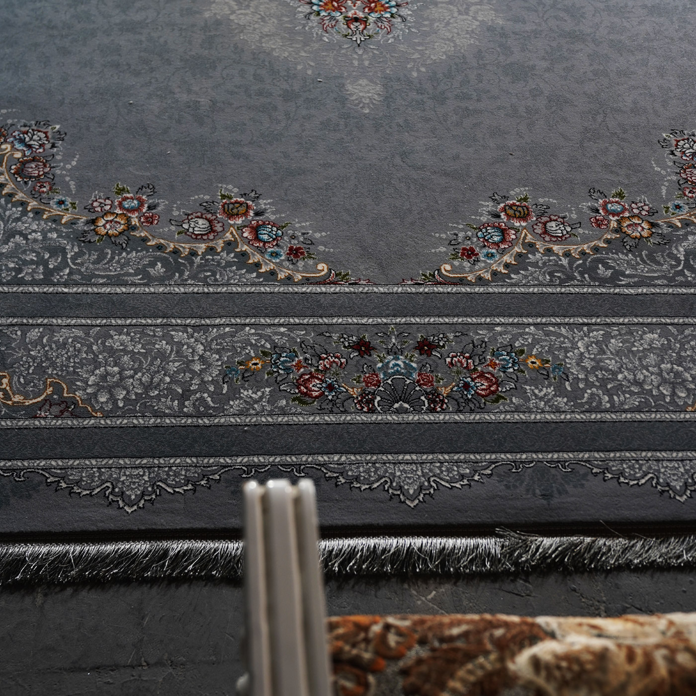 فرش ماشینی 700 شانه تراکم 2550 طرح کاریا دودی