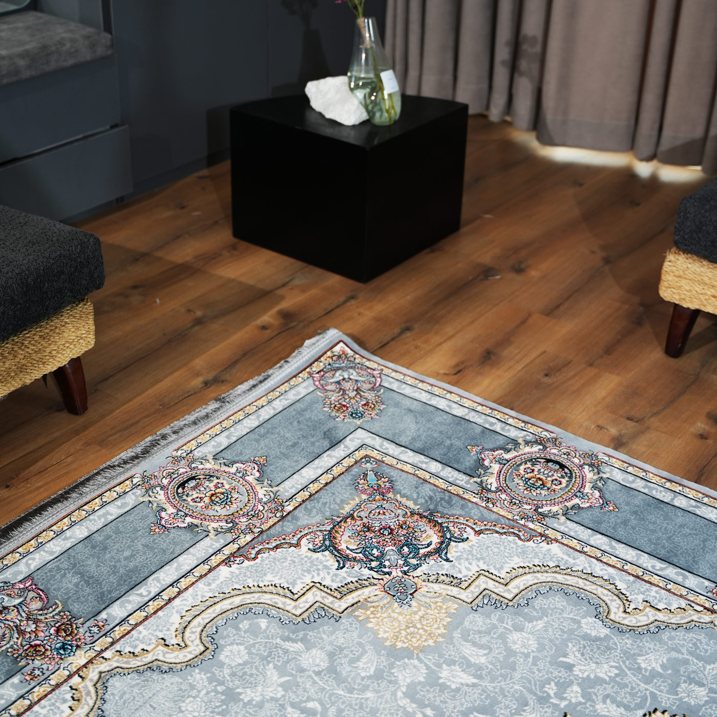 فرش ماشینی 700 شانه تراکم 2550 طرح کرشمه دودی