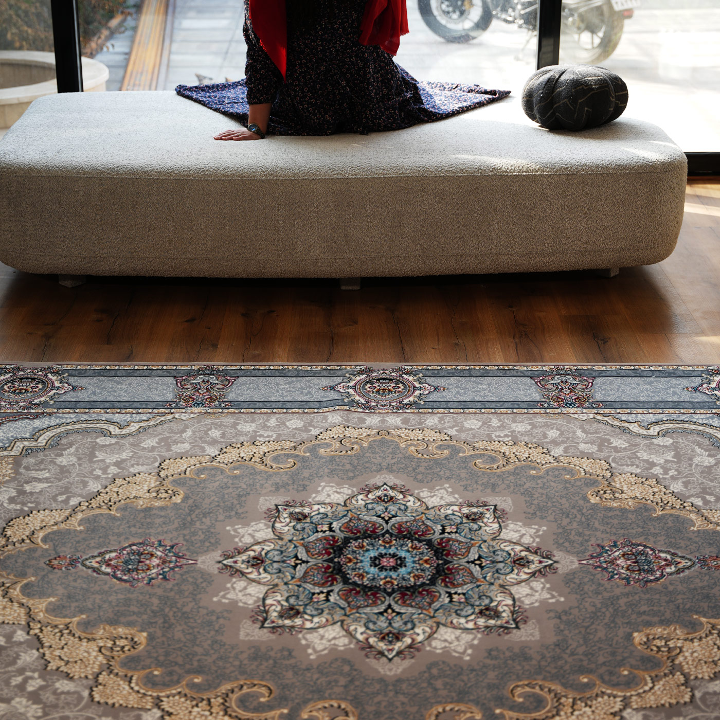 فرش ماشینی 700 شانه تراکم 2550 طرح کرشمه کرم