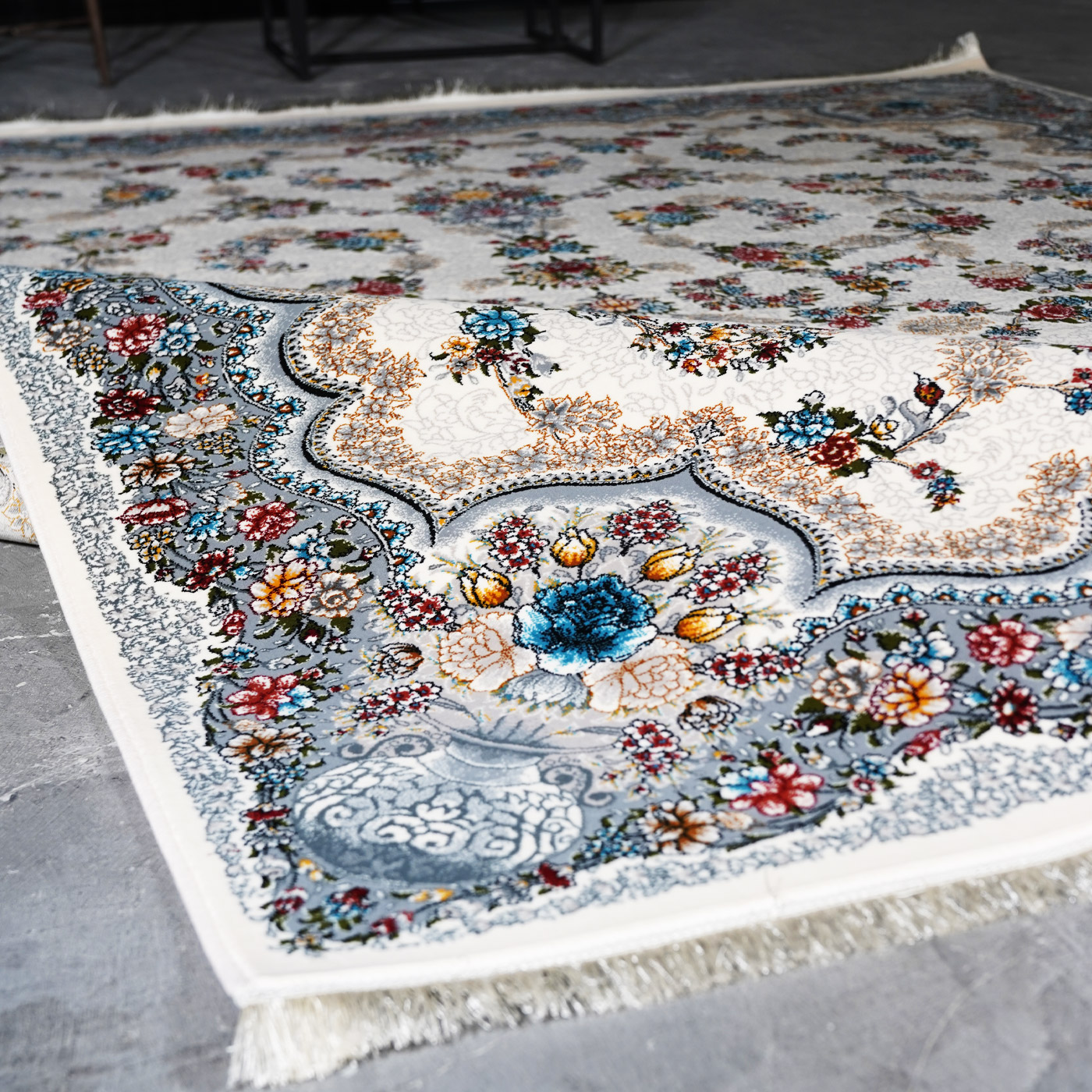 فرش ماشینی 700 شانه تراکم 2550 طرح لاویا کرم