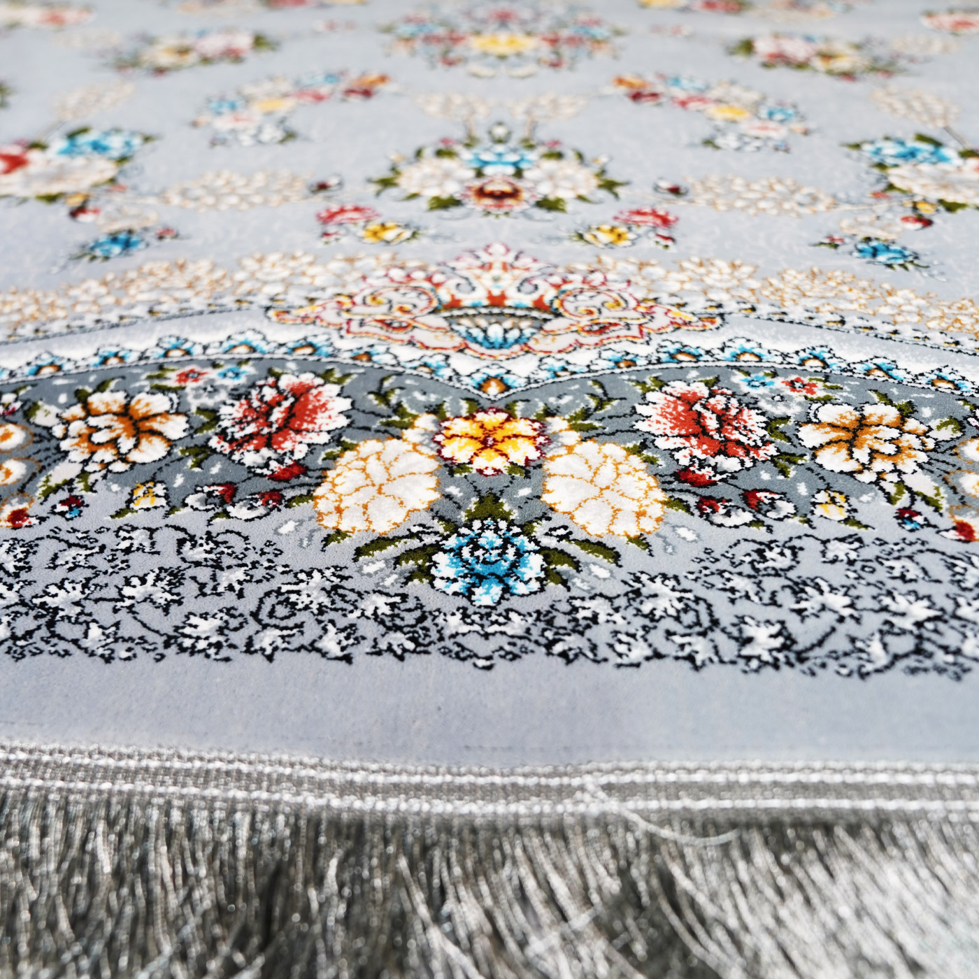 فرش ماشینی 700 شانه تراکم 2550 طرح لاویا نقره ای