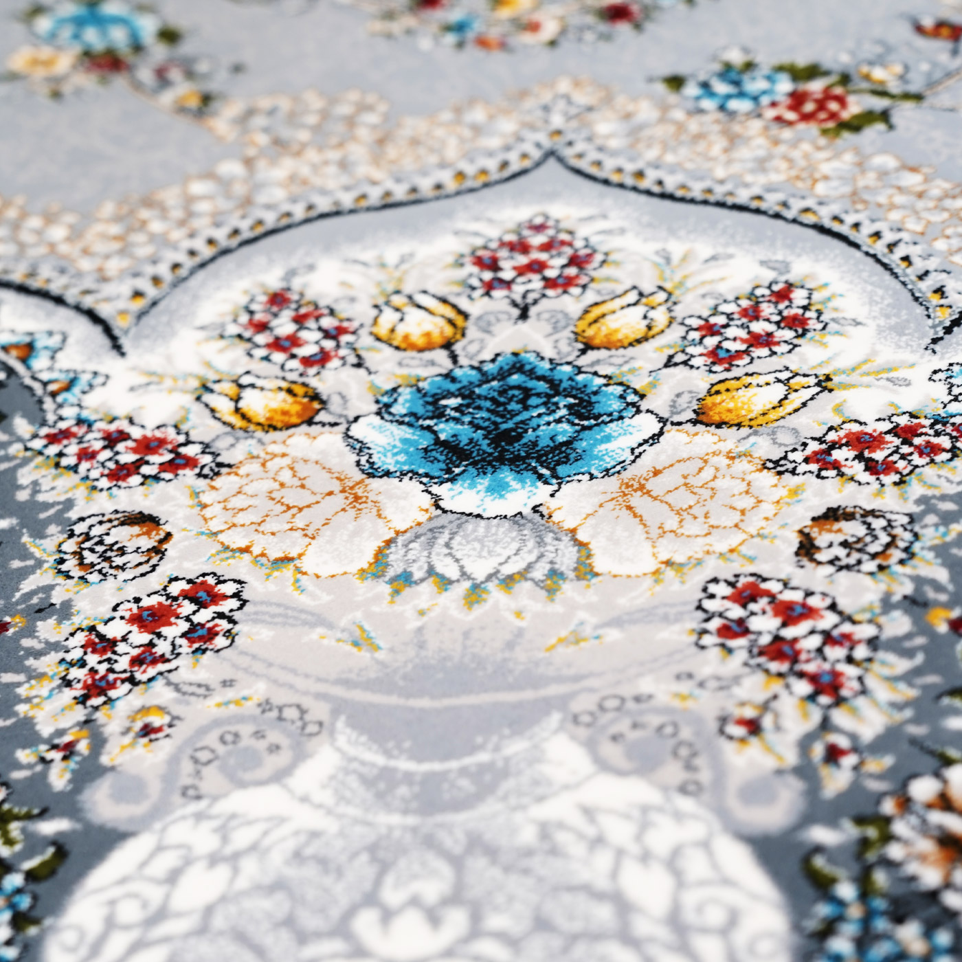 فرش ماشینی 700 شانه تراکم 2550 طرح لاویا نقره ای