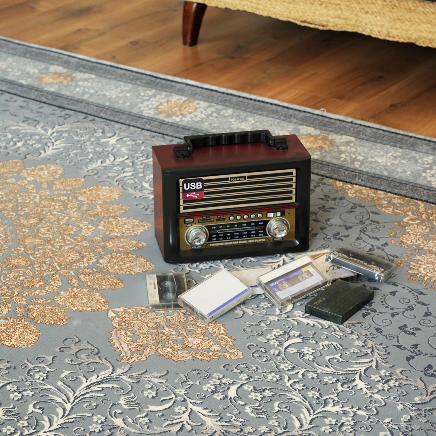 فرش ماشینی 700 شانه تراکم 2550 طرح مهناز نقره ای