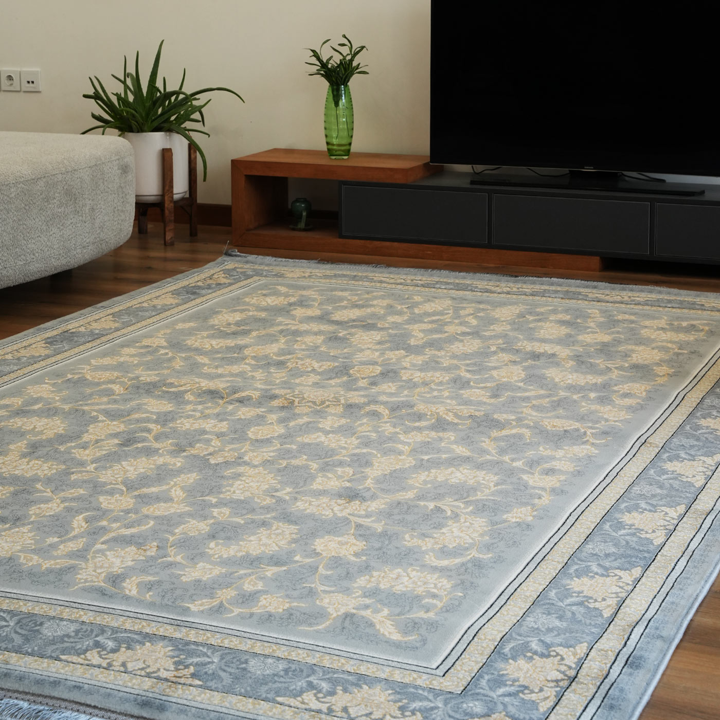 فرش ماشینی 700 شانه تراکم 2550 طرح نگار نقره ای