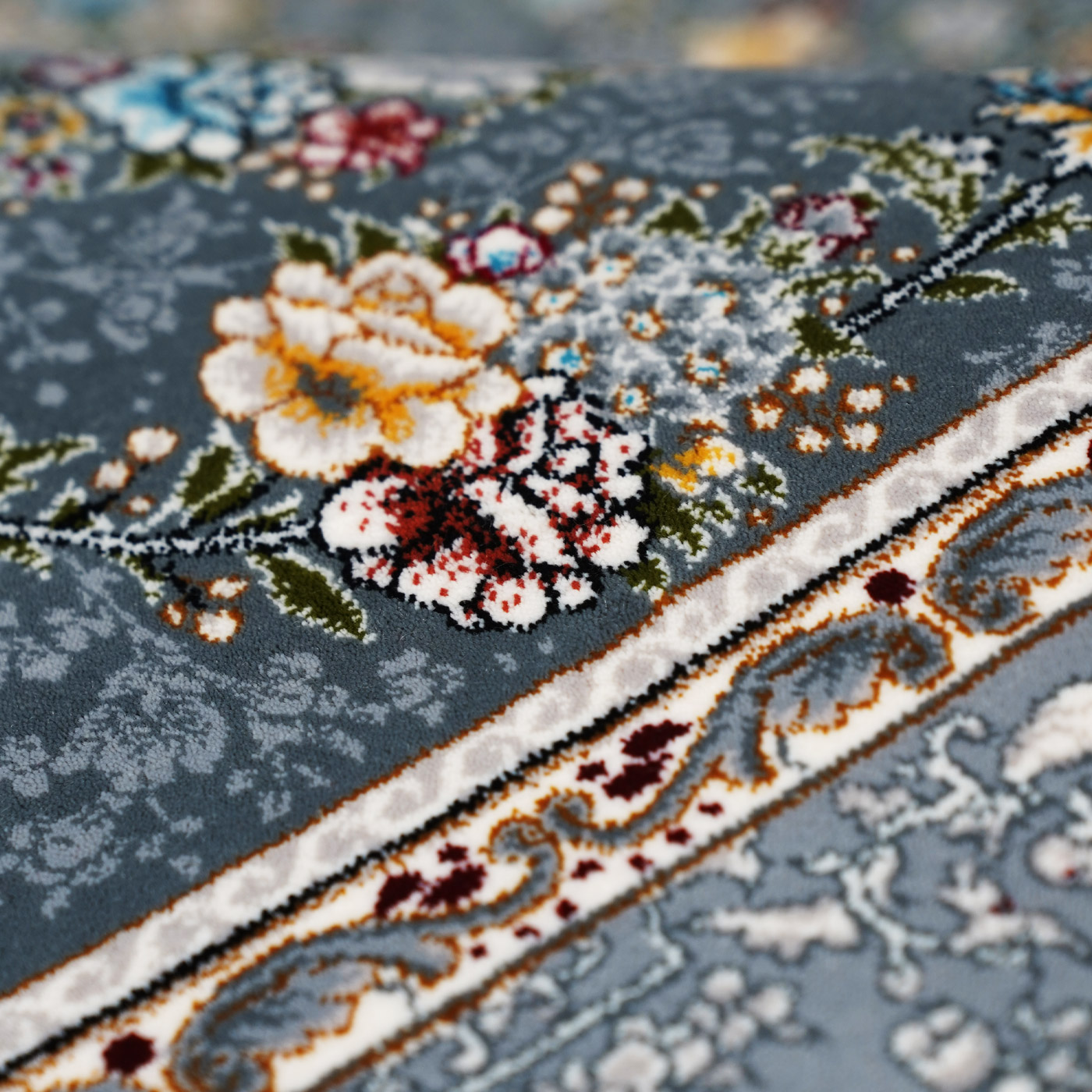 فرش ماشینی 700 شانه تراکم 2550 طرح رز دودی