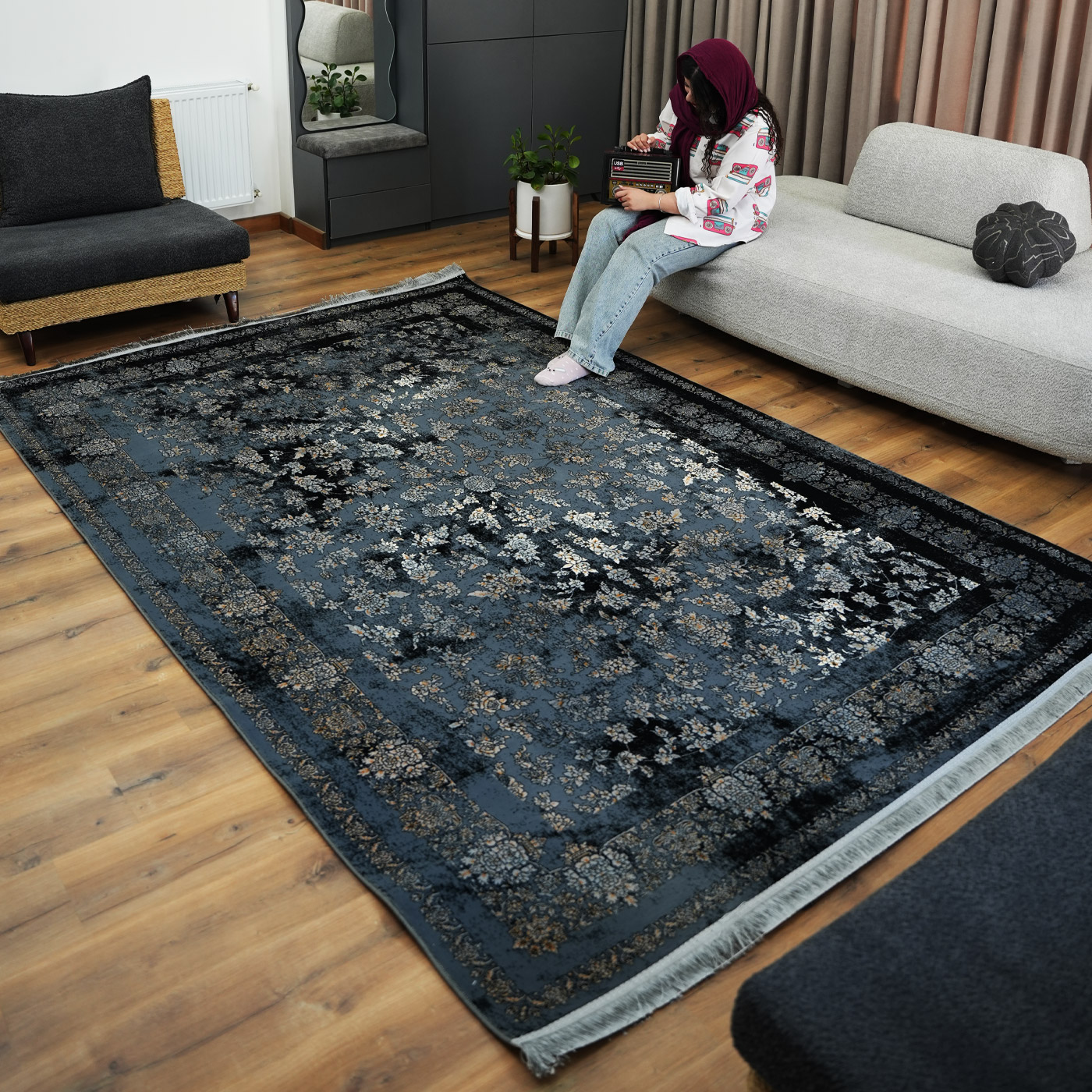 فرش ماشینی 700 شانه تراکم 2550 طرح سپیده سرمه ای