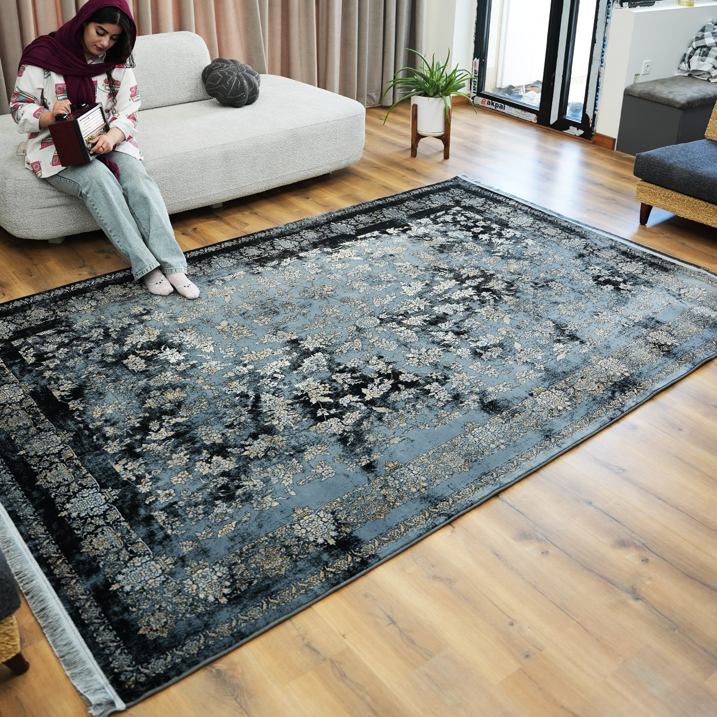 فرش ماشینی 700 شانه تراکم 2550 طرح سپیده سرمه ای