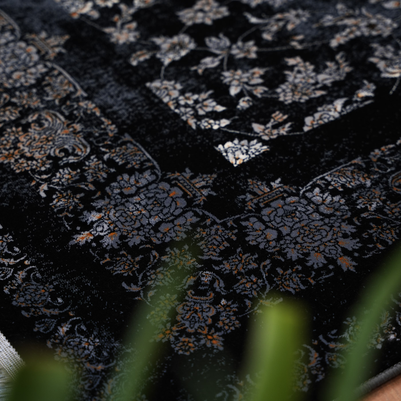 فرش ماشینی 700 شانه تراکم 2550 طرح سپیده سرمه ای