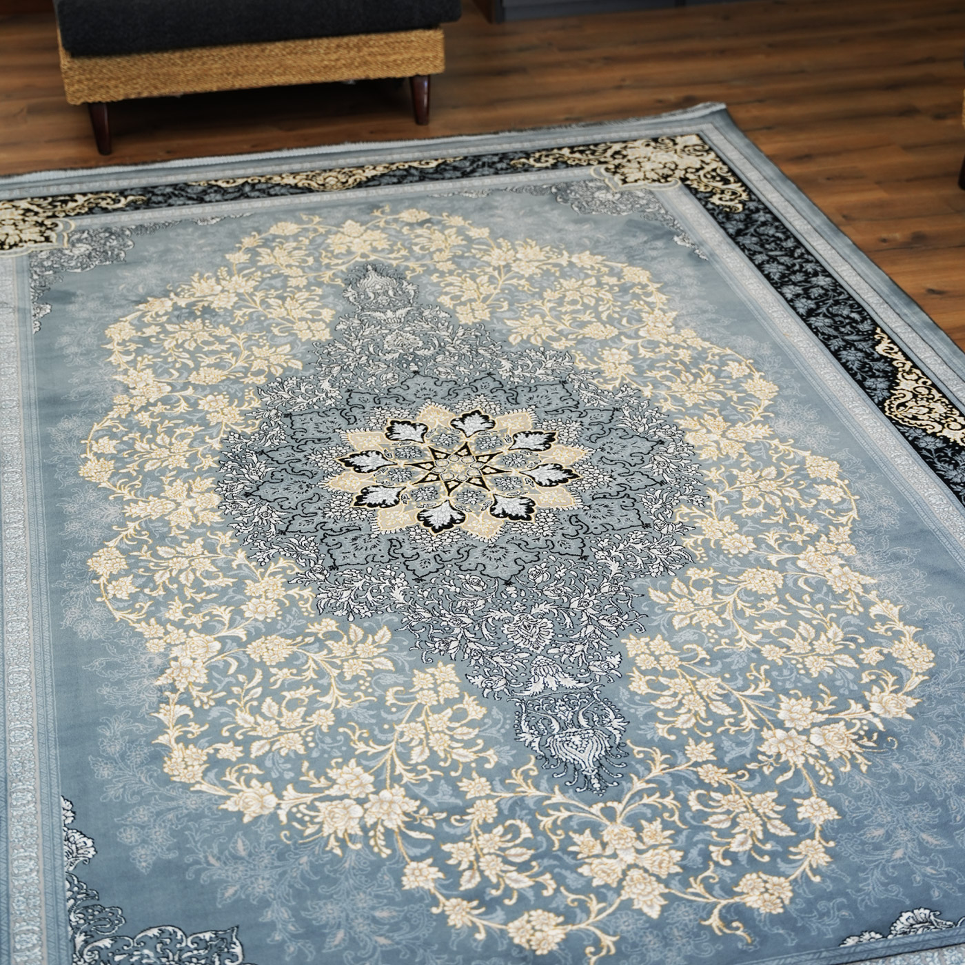 فرش ماشینی 700 شانه تراکم 2550 طرح تندیس دودی