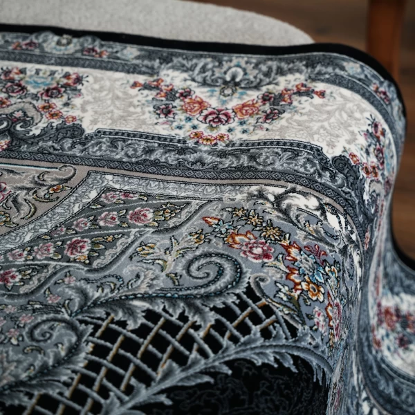 فرش ماشینی 700 شانه تراکم 2550 طرح ژاکلین سرمه ای