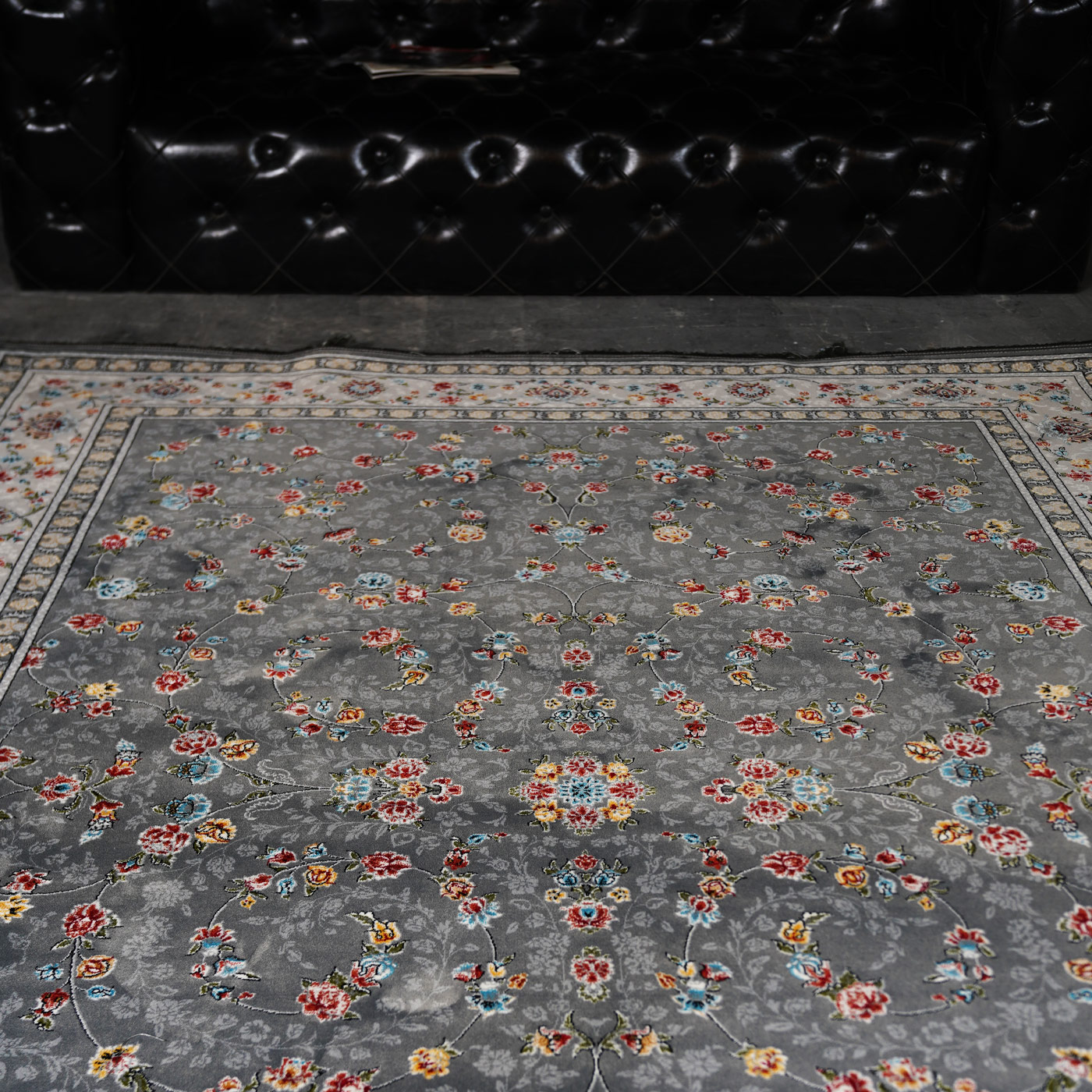 فرش ماشینی 700 شانه تراکم 2550 طرح زیبا دودی