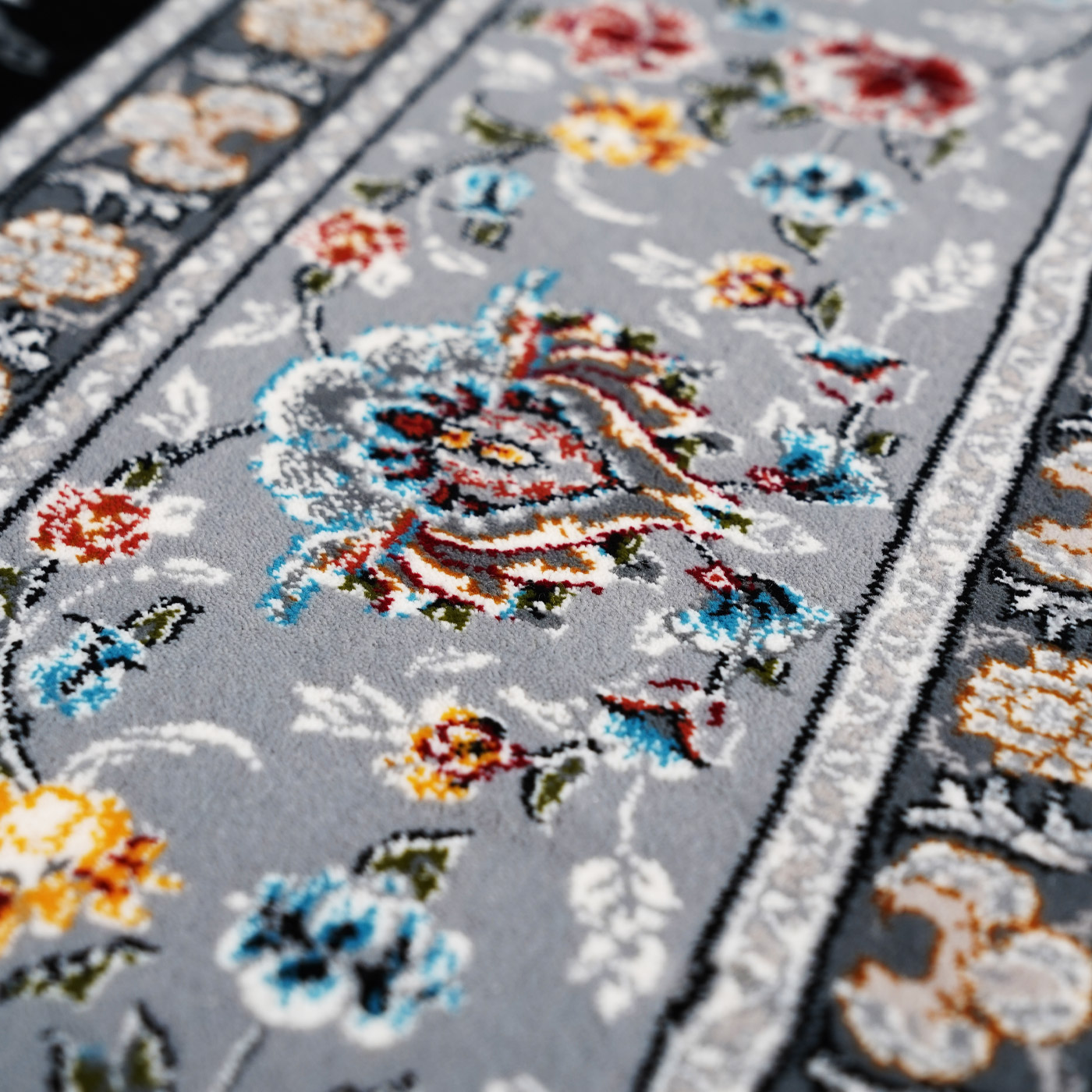 فرش ماشینی 700 شانه تراکم 2550 طرح زیبا سرمه ای