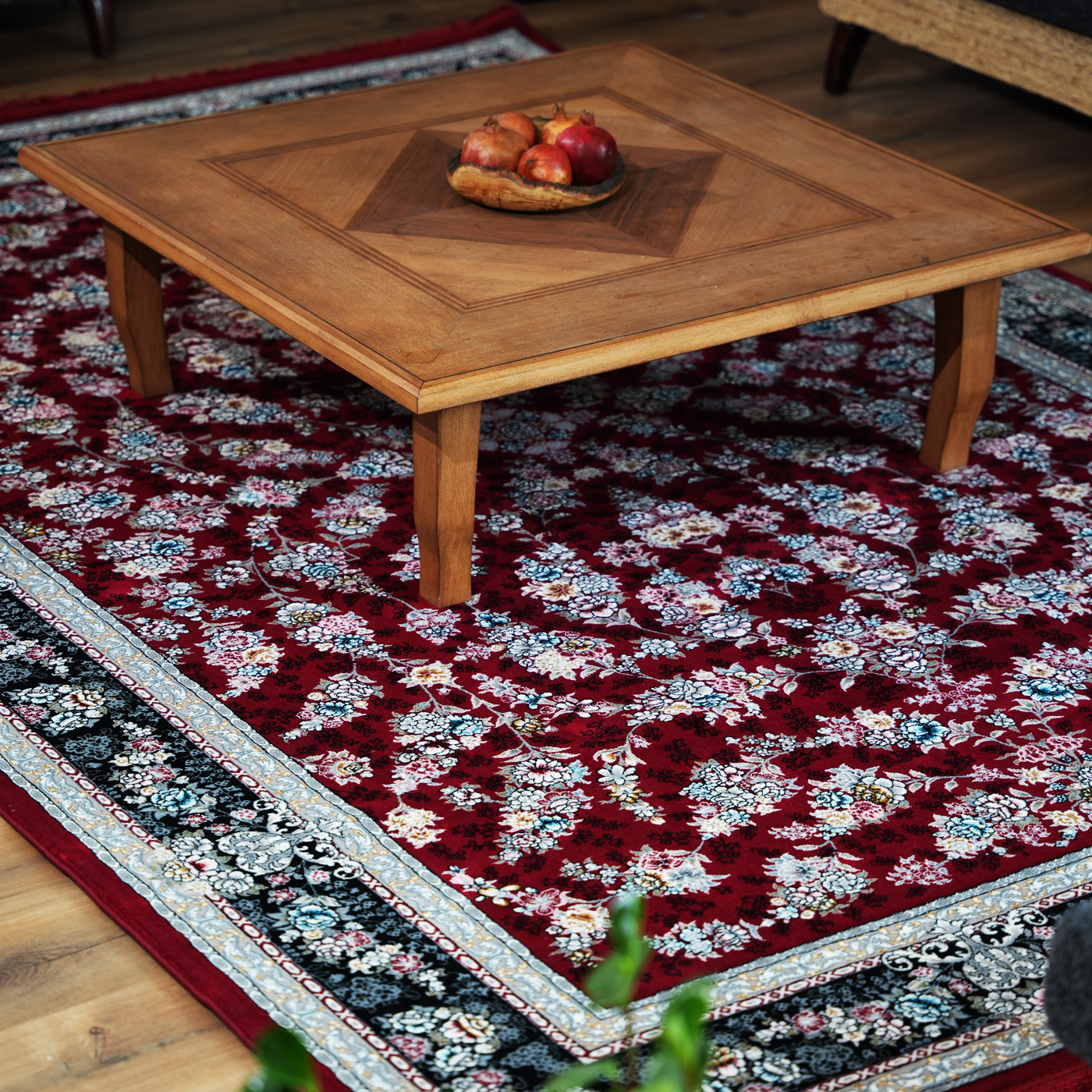 فرش ماشینی 700 شانه تراکم 2550 طرح ژینوس روناسی حاشیه سرمه ای