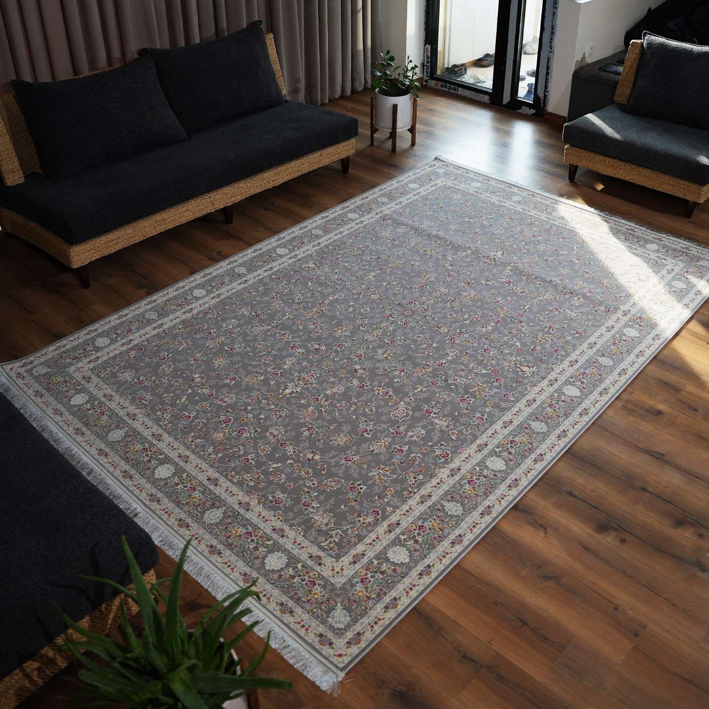 فرش ماشینی 1200 شانه تراکم 3600 طرح دلوین نقره ای