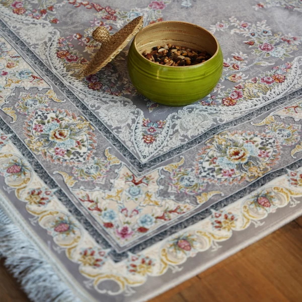 فرش ماشینی 1200 شانه تراکم 3600 گل برجسته طرح سارگل نقره ای